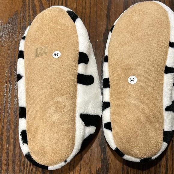 Cow slippers - Picture 2 of 2